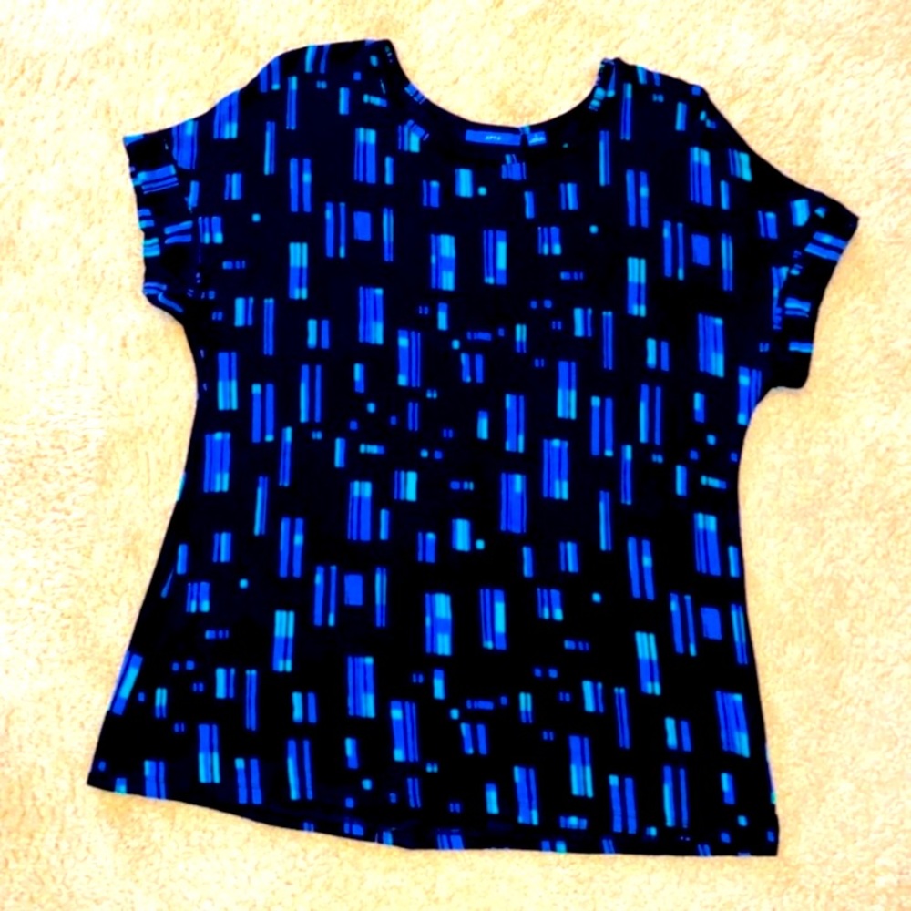 🔹NWOT Apt.9 Super Soft Snap Button Back Top🔹